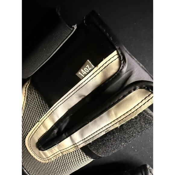 Everlast 14oz Black Gray Boxing Gloves w/ Evershield - Picture 3 of 4